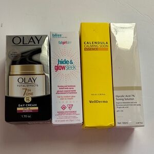 OLAY Total Effects 7 in One Day Cream - Black and Gold
